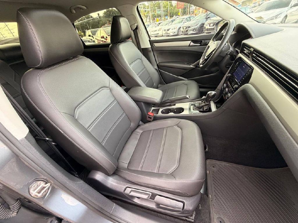 2022 Volkswagen Passat Image 11