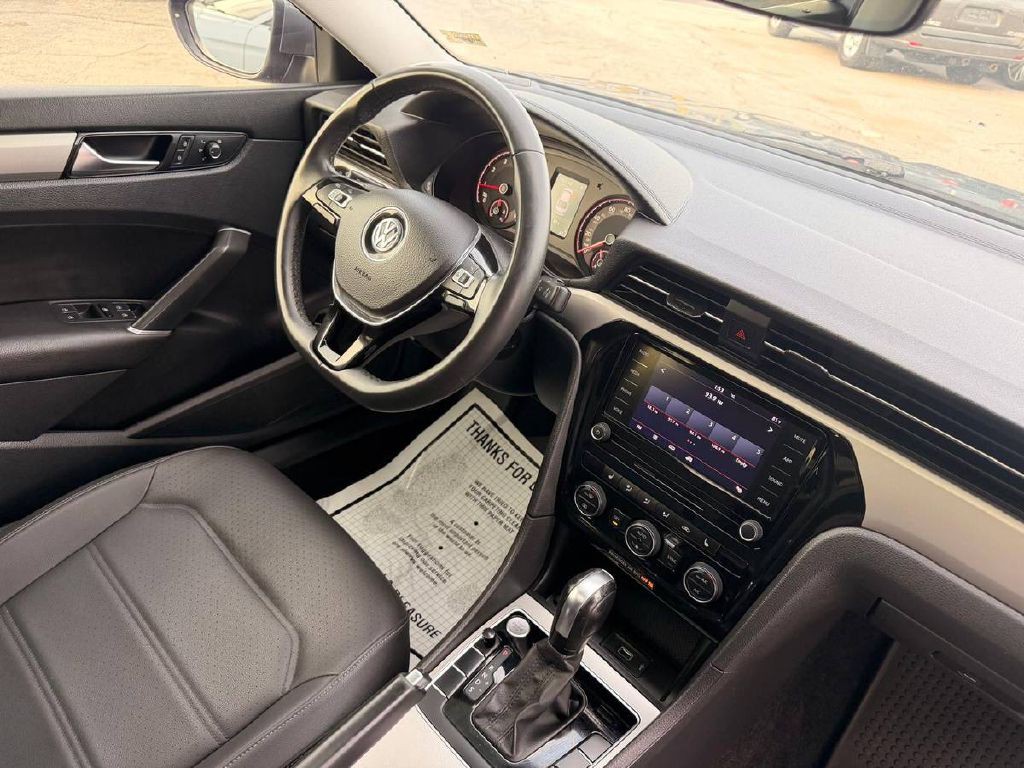 2022 Volkswagen Passat Image 13