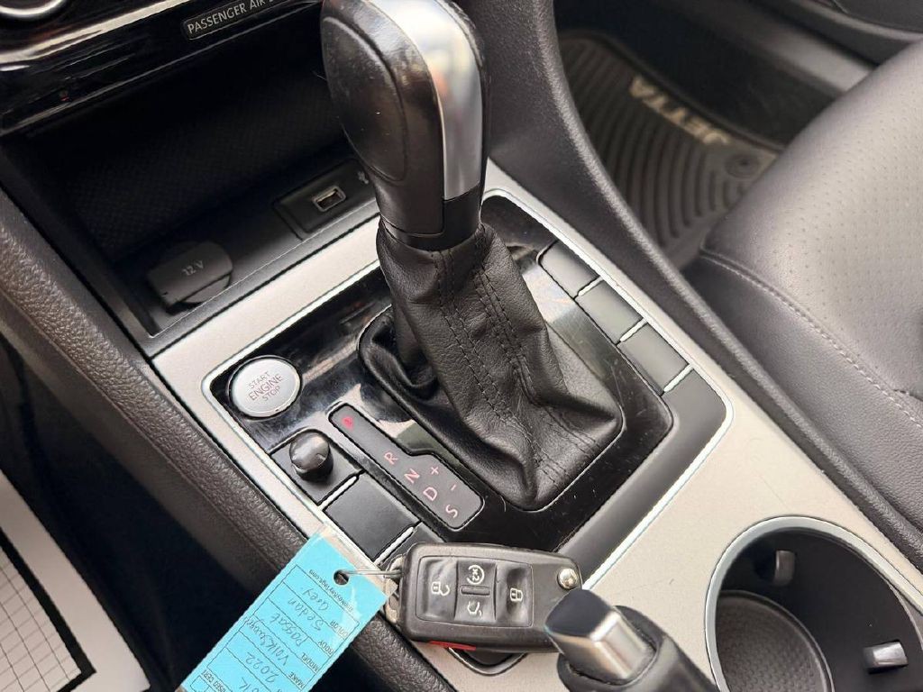 2022 Volkswagen Passat Image 19