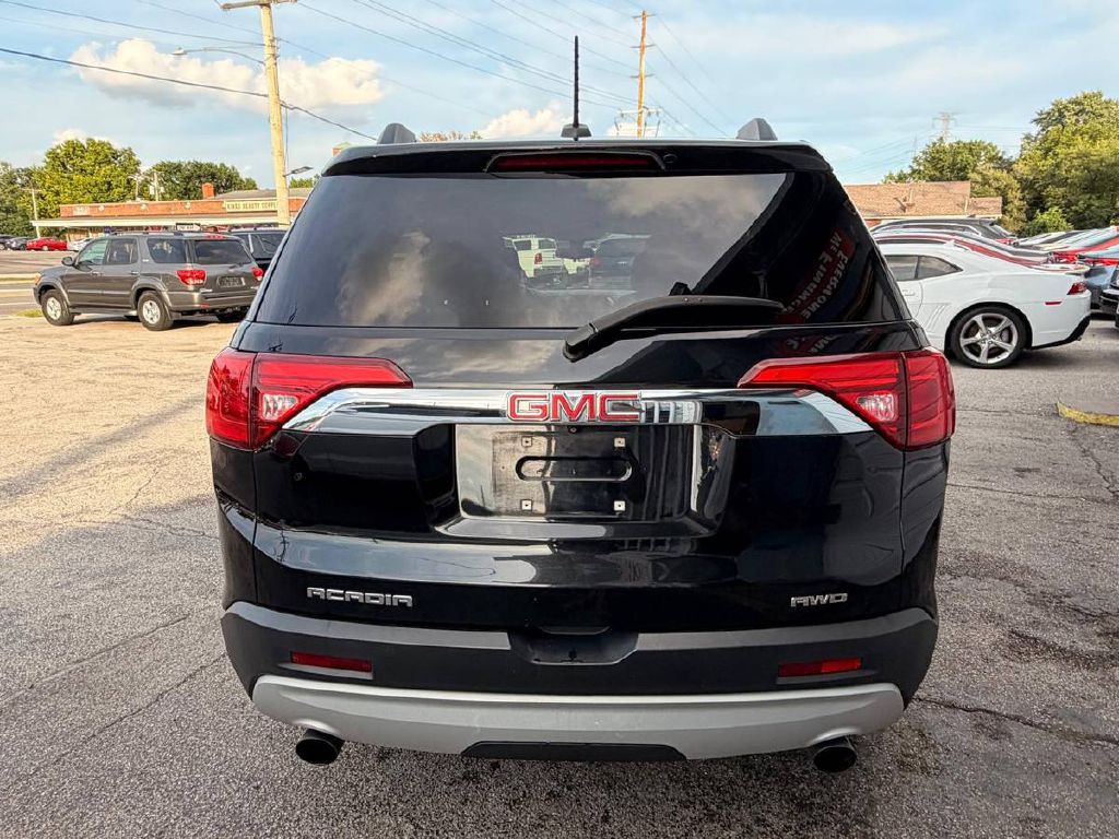 2017 GMC Acadia Image 7