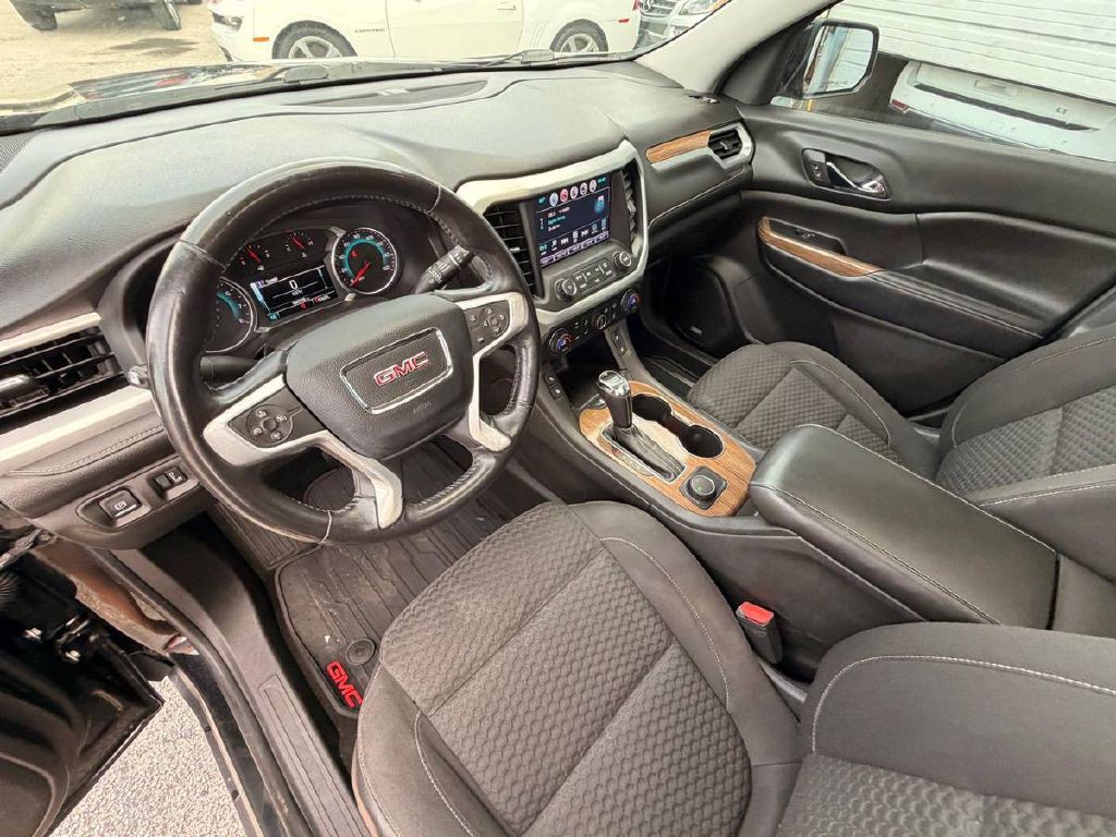 2017 GMC Acadia Image 10