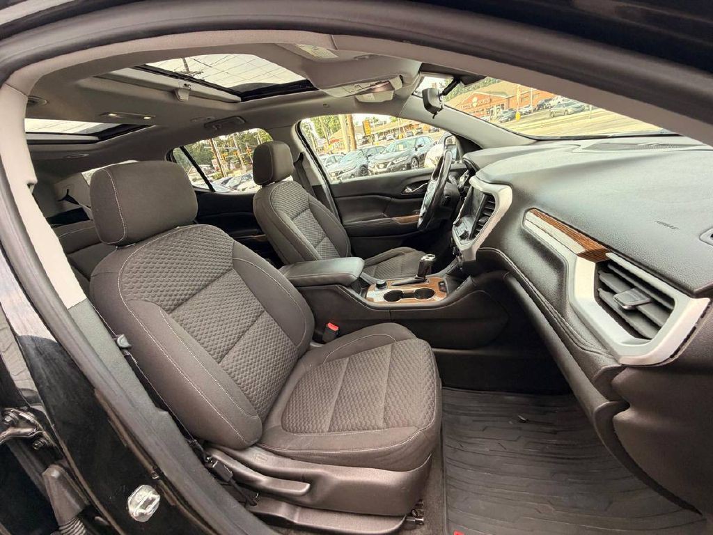 2017 GMC Acadia Image 11