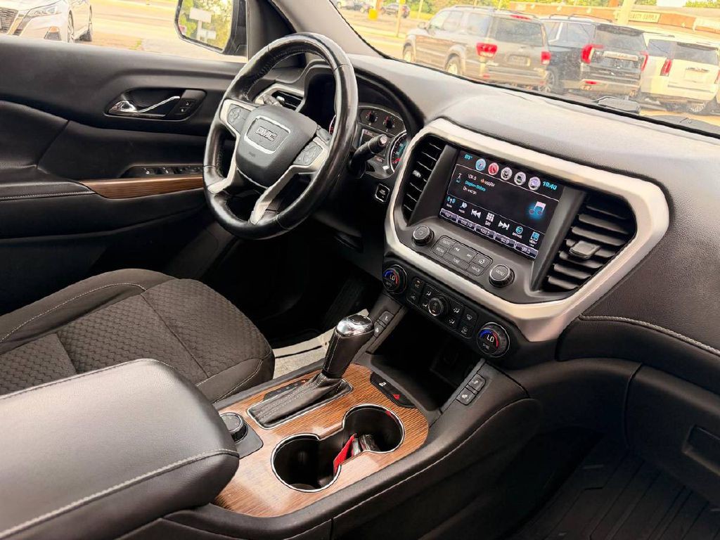 2017 GMC Acadia Image 13