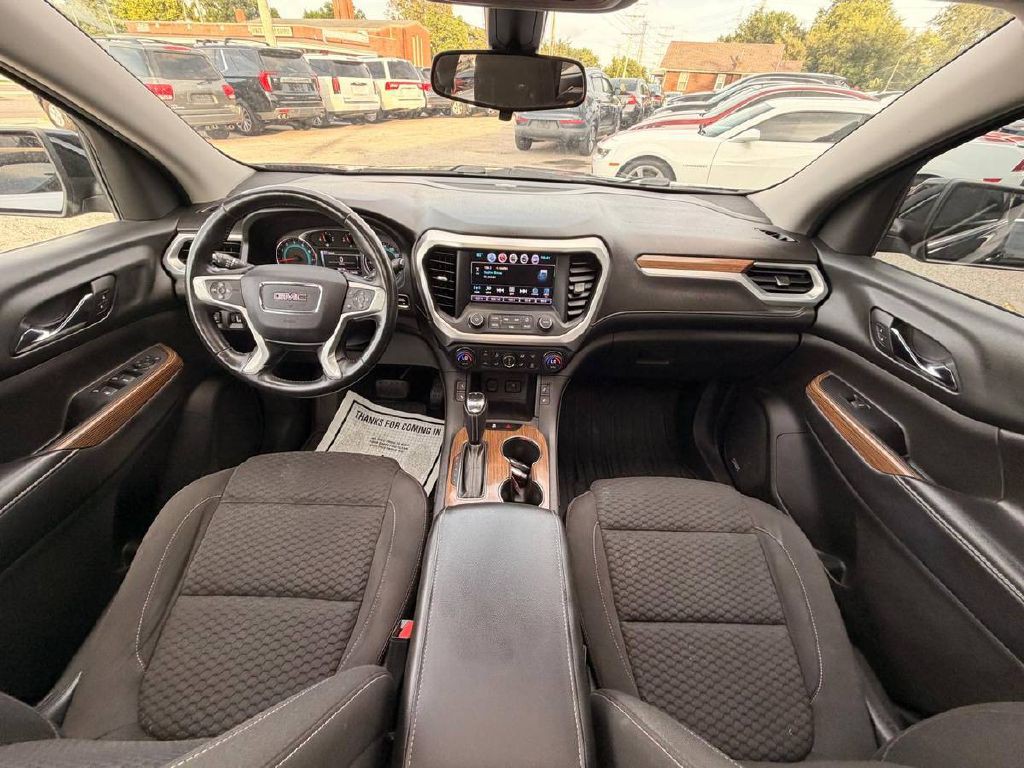 2017 GMC Acadia Image 16