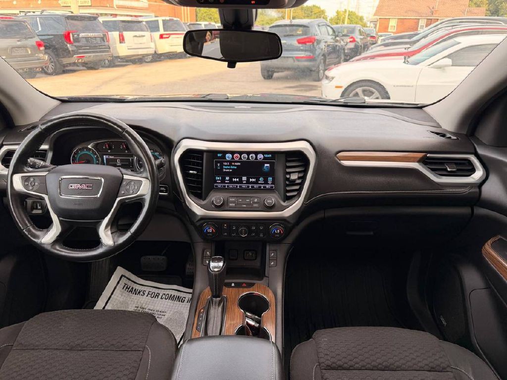 2017 GMC Acadia Image 17