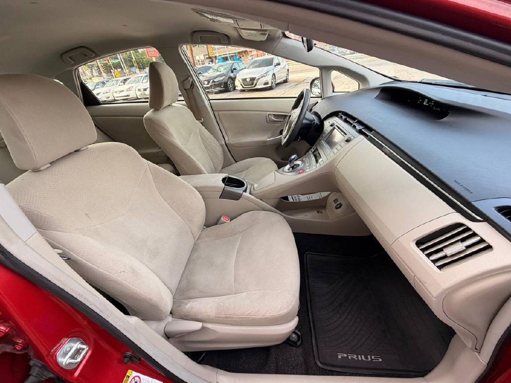2014 Toyota Prius Image 11