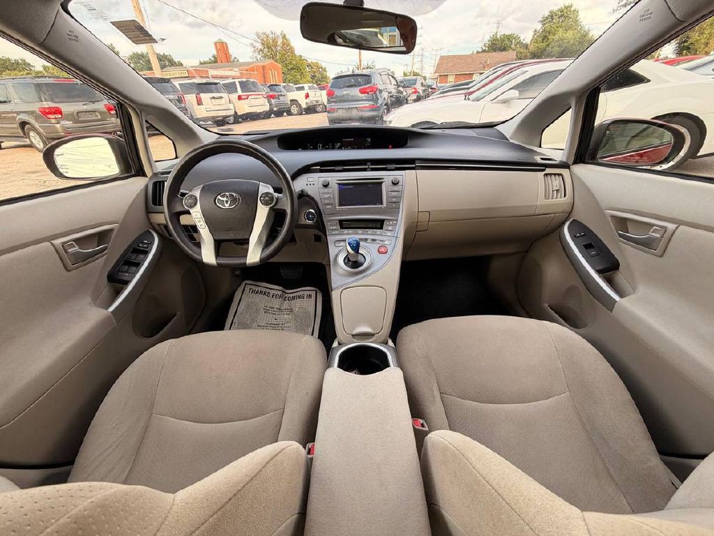 2014 Toyota Prius Image 14