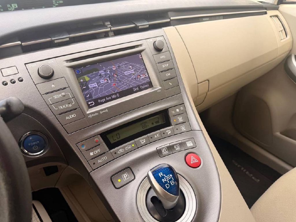 2014 Toyota Prius Image 15