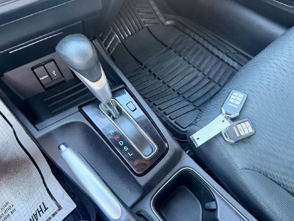 2015 Honda Civic Image 19