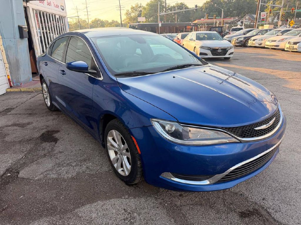 2017 Chrysler 200 Image 1