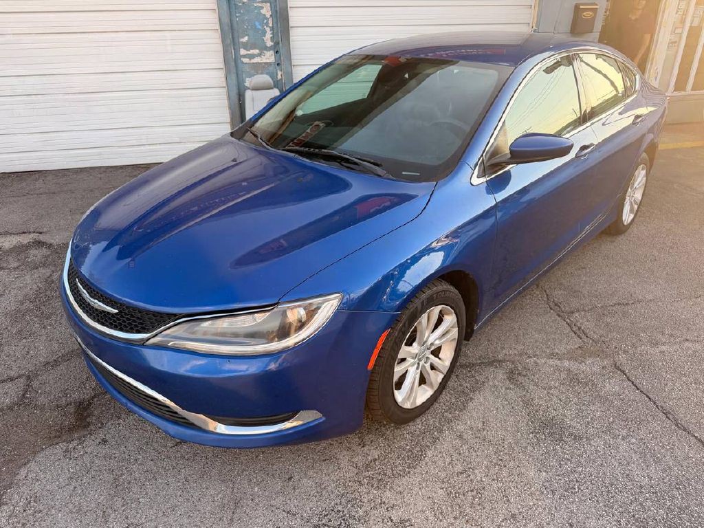 2017 Chrysler 200 Image 3