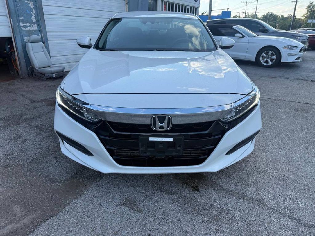 2018 Honda Accord Image 2