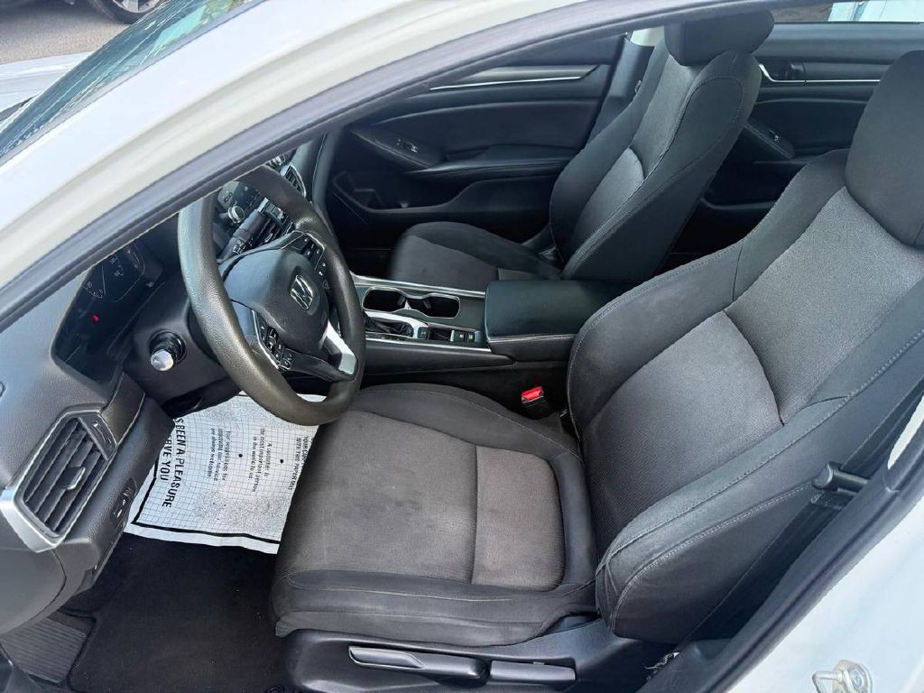 2018 Honda Accord Image 12