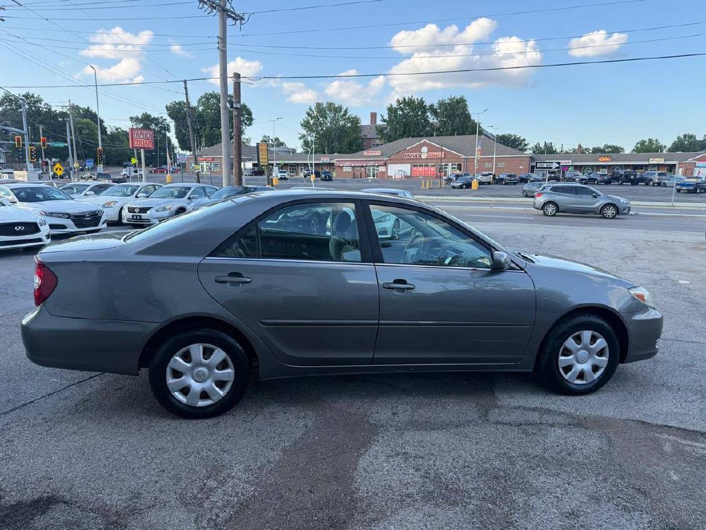 2004 Toyota Camry Image 4