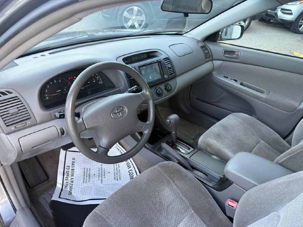 2004 Toyota Camry Image 9