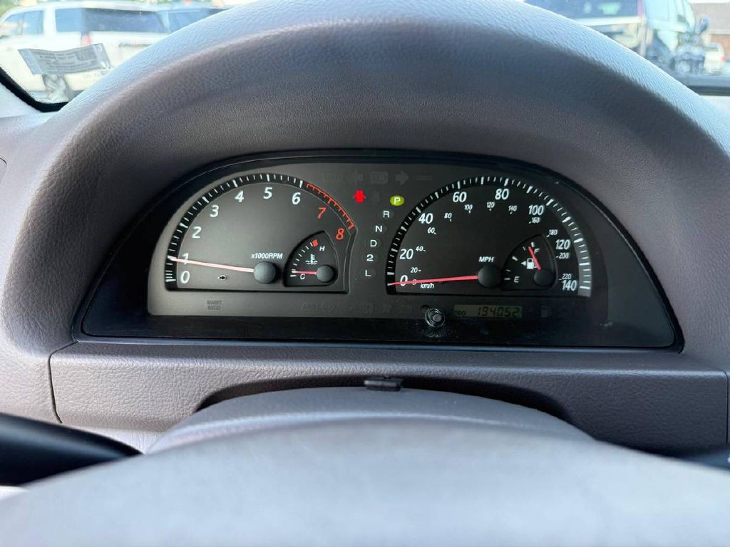 2004 Toyota Camry Image 12