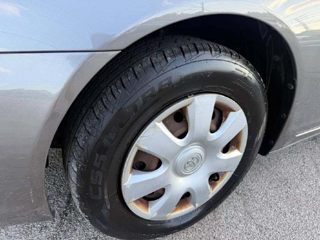 2004 Toyota Camry Image 13