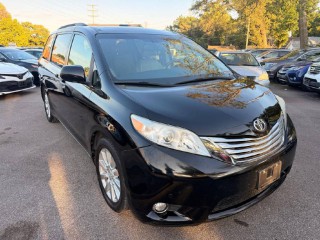 Image for 2012 Toyota Sienna XLE ID: 7670019