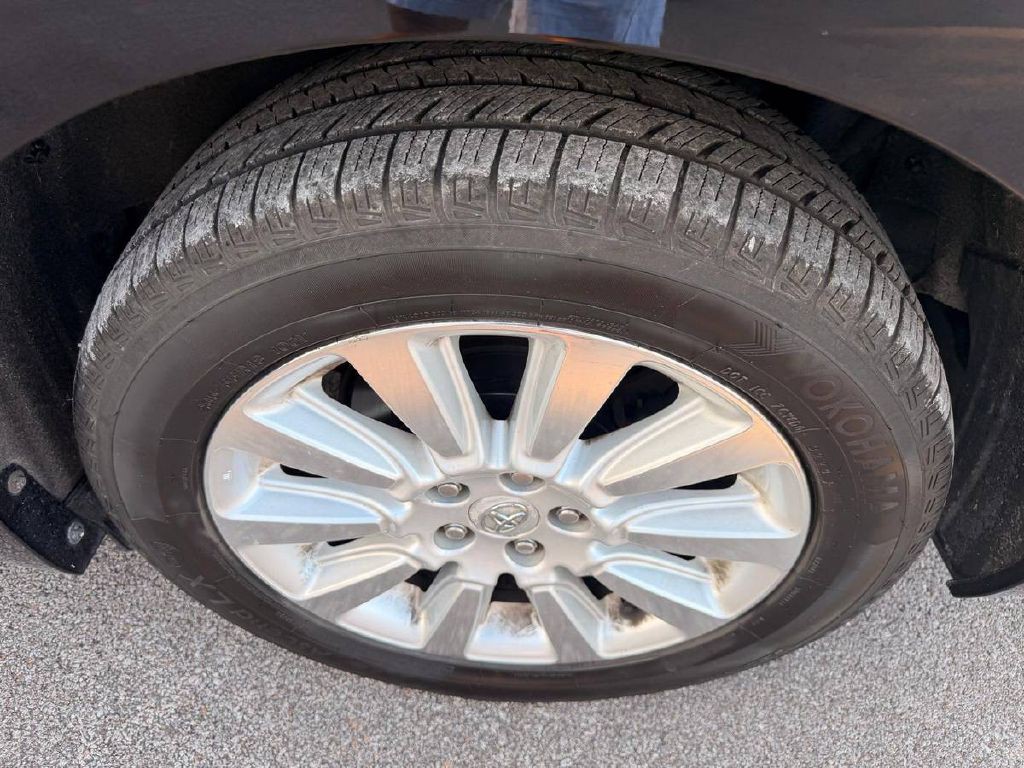 2012 Toyota Sienna Image 22