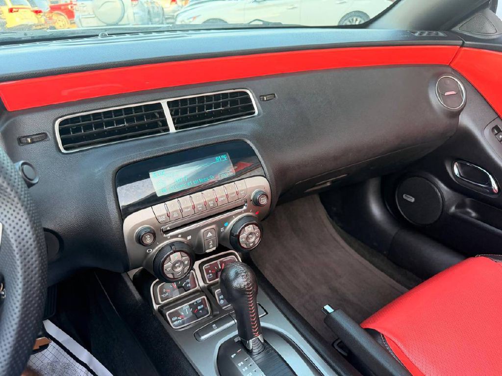 2011 Chevrolet Camaro Image 19