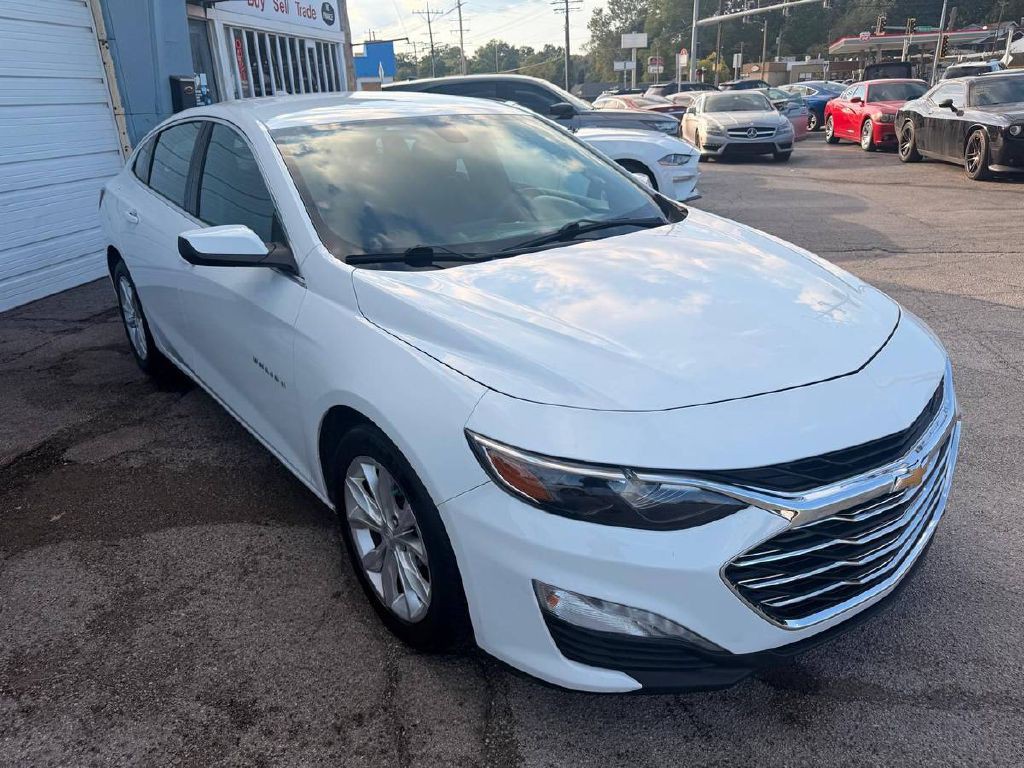 2019 Chevrolet Malibu Image 1