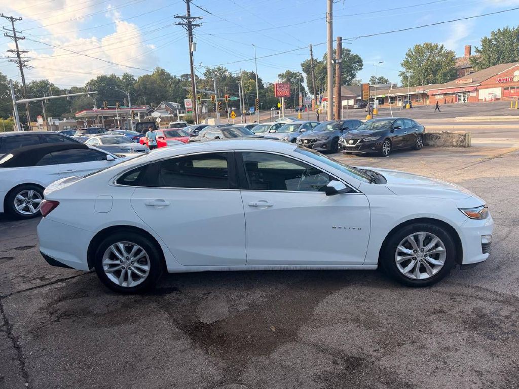 2019 Chevrolet Malibu Image 4