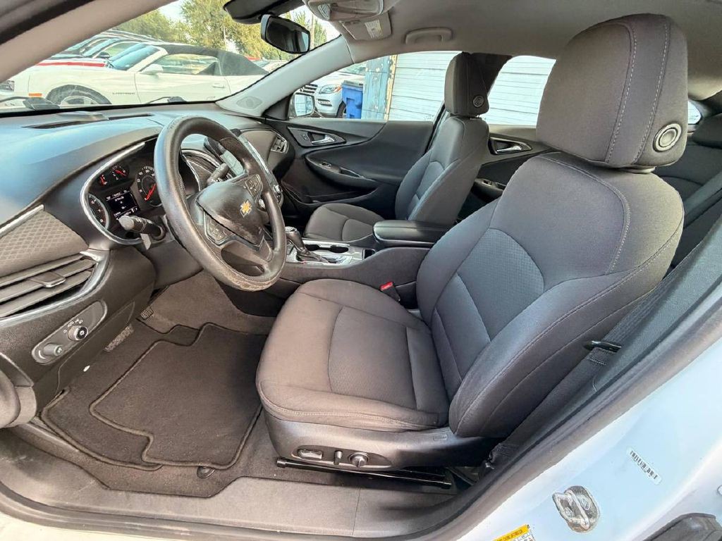 2019 Chevrolet Malibu Image 9