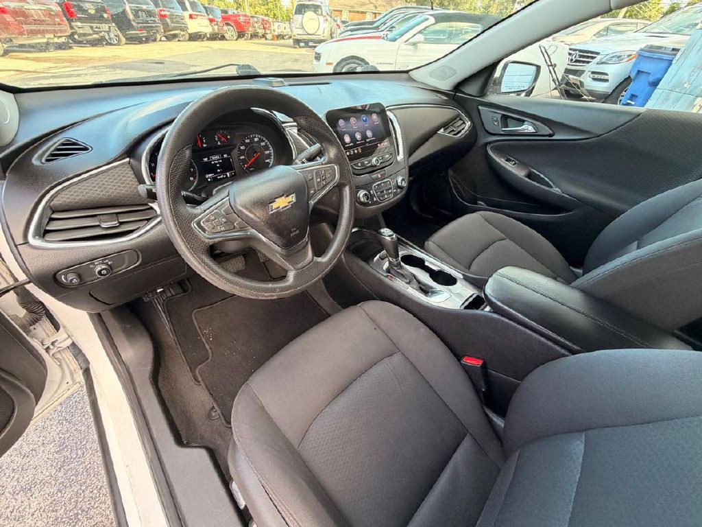 2019 Chevrolet Malibu Image 10