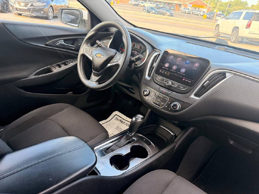 2019 Chevrolet Malibu Image 13