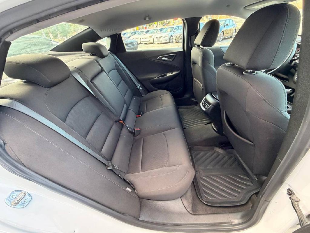 2019 Chevrolet Malibu Image 14