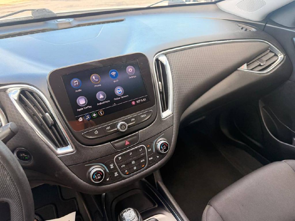 2019 Chevrolet Malibu Image 17