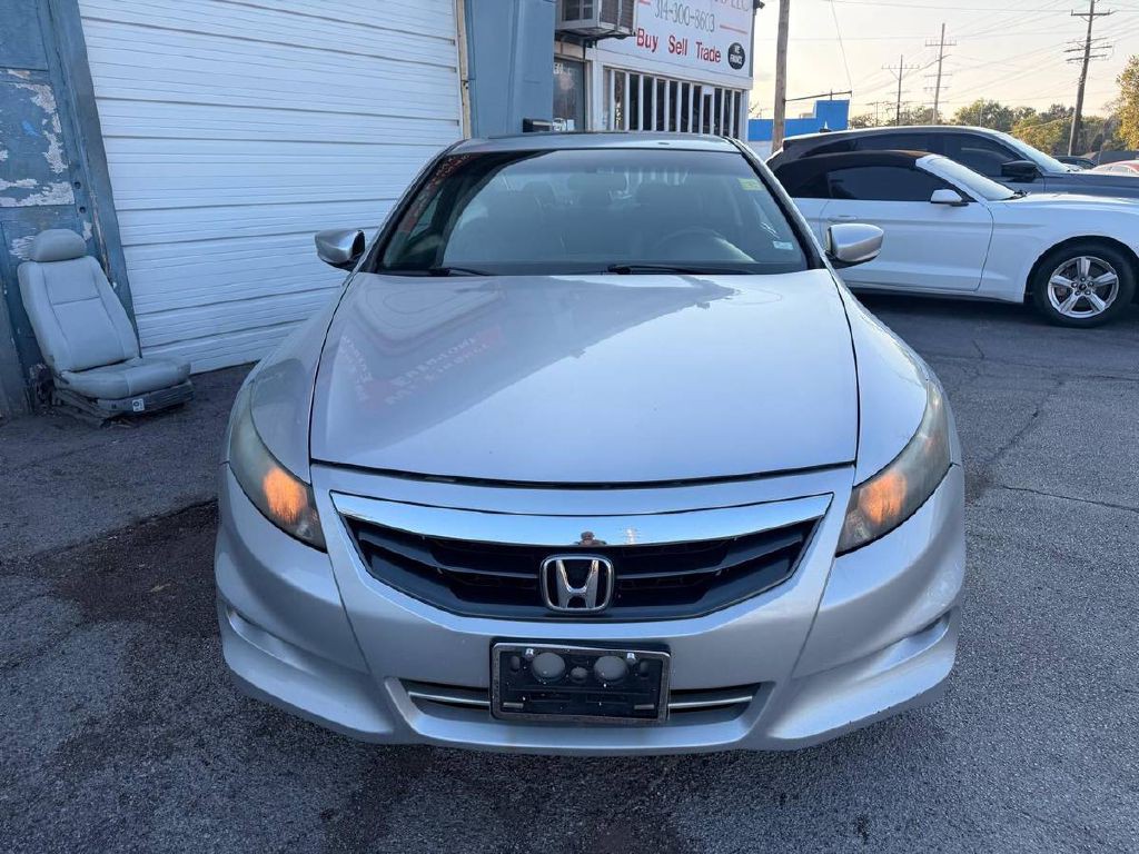 2011 Honda Accord Image 2