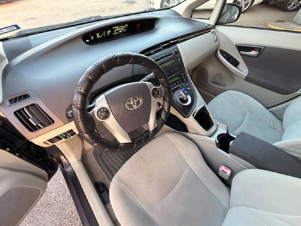 2011 Toyota Prius Image 10