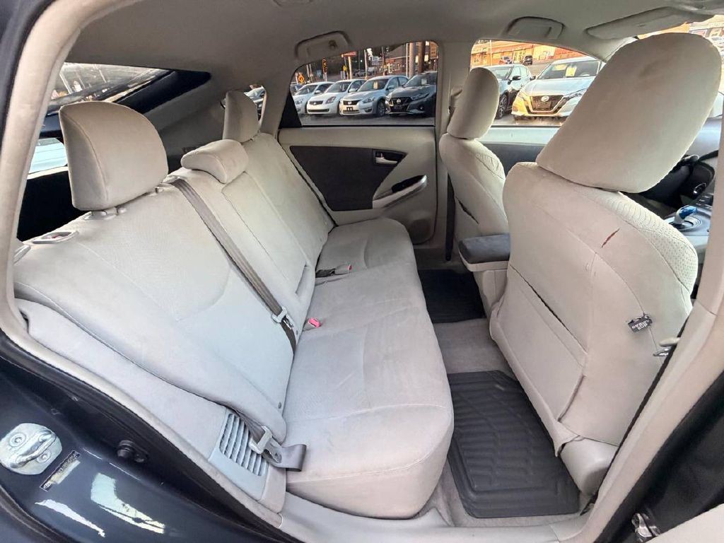 2011 Toyota Prius Image 14
