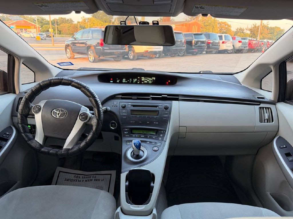 2011 Toyota Prius Image 16