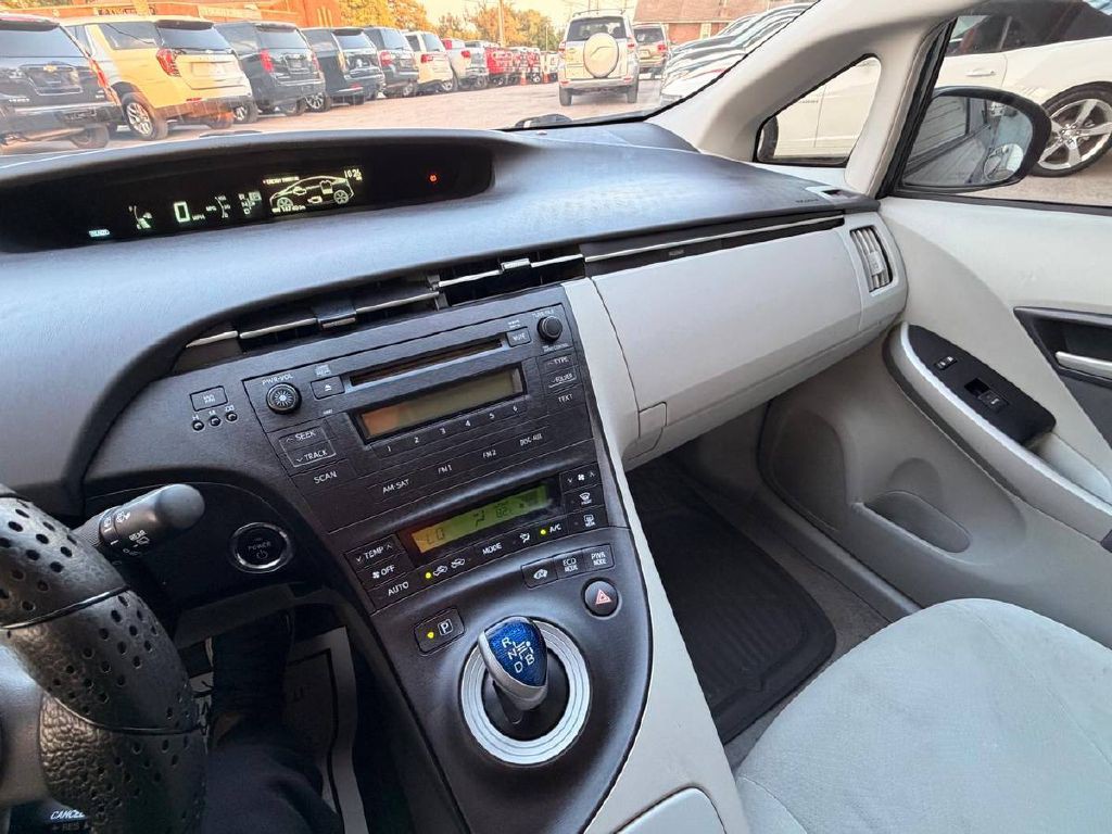 2011 Toyota Prius Image 17