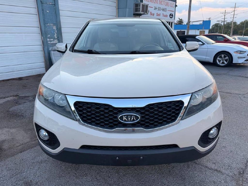 2011 Kia Sorento Image 2