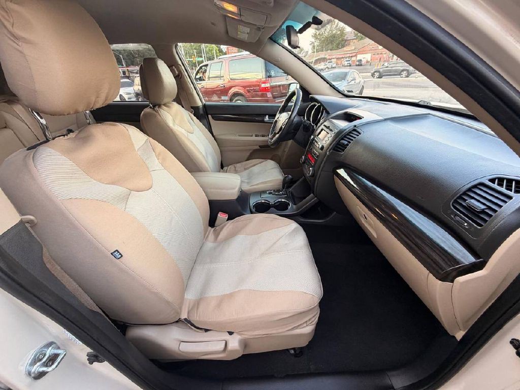 2011 Kia Sorento Image 11
