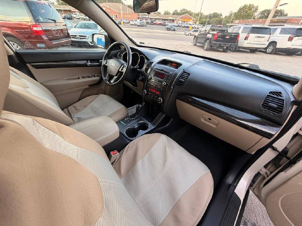 2011 Kia Sorento Image 12