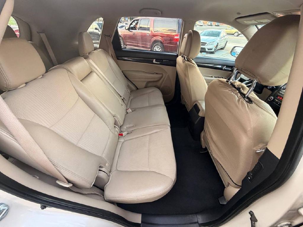 2011 Kia Sorento Image 14
