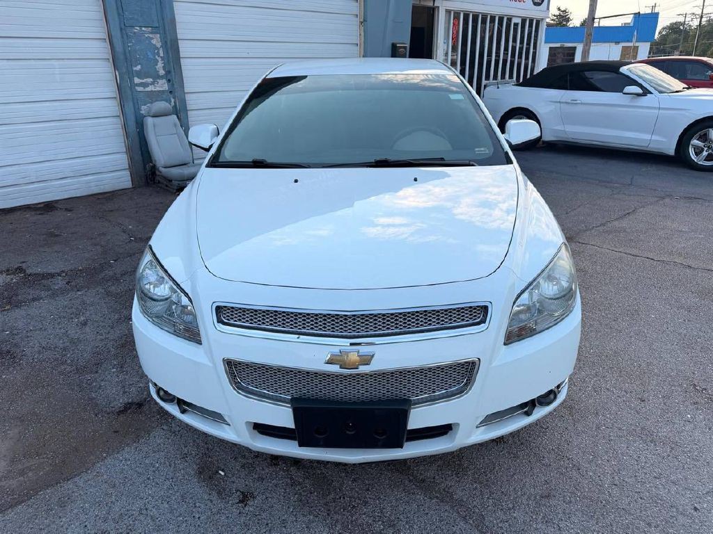 2009 Chevrolet Malibu Image 2