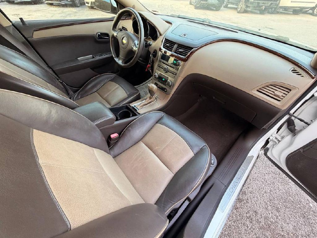 2009 Chevrolet Malibu Image 12