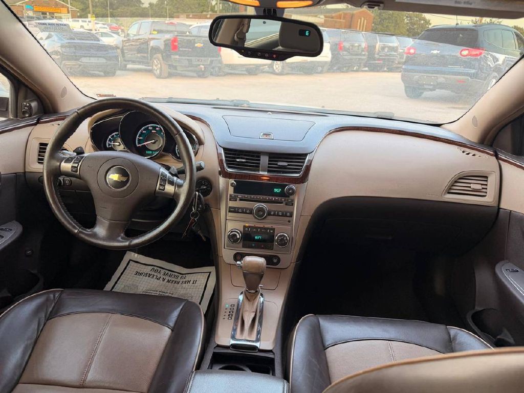 2009 Chevrolet Malibu Image 16