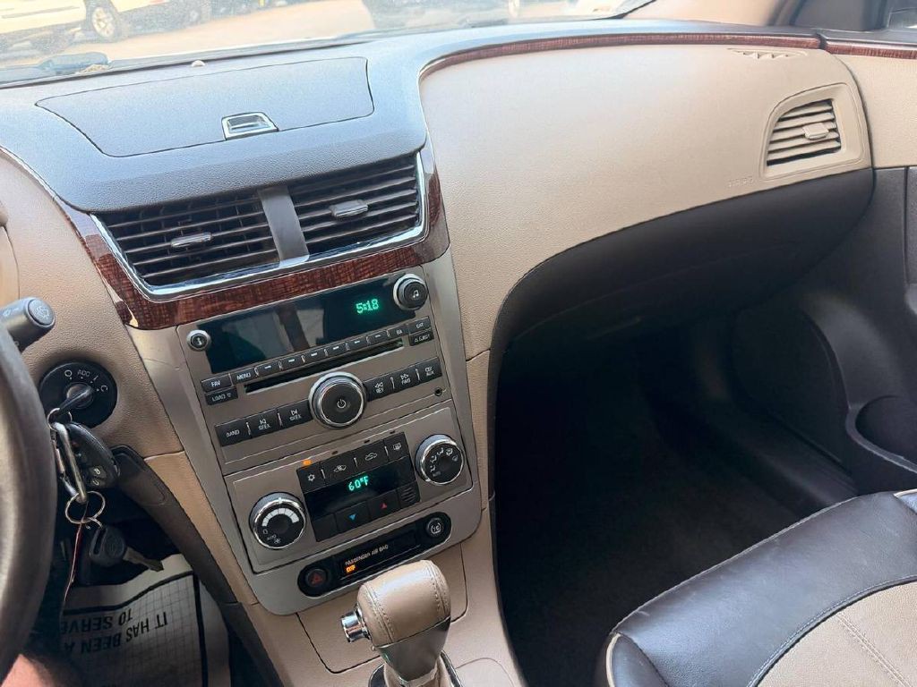 2009 Chevrolet Malibu Image 17