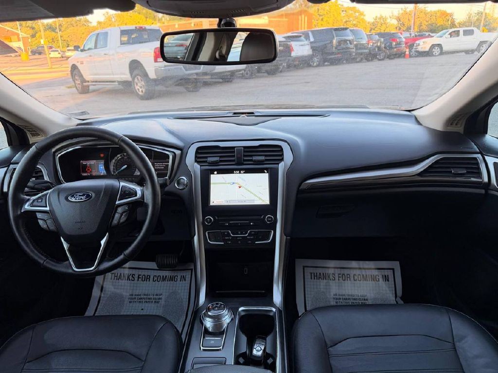 2017 Ford Fusion Image 16