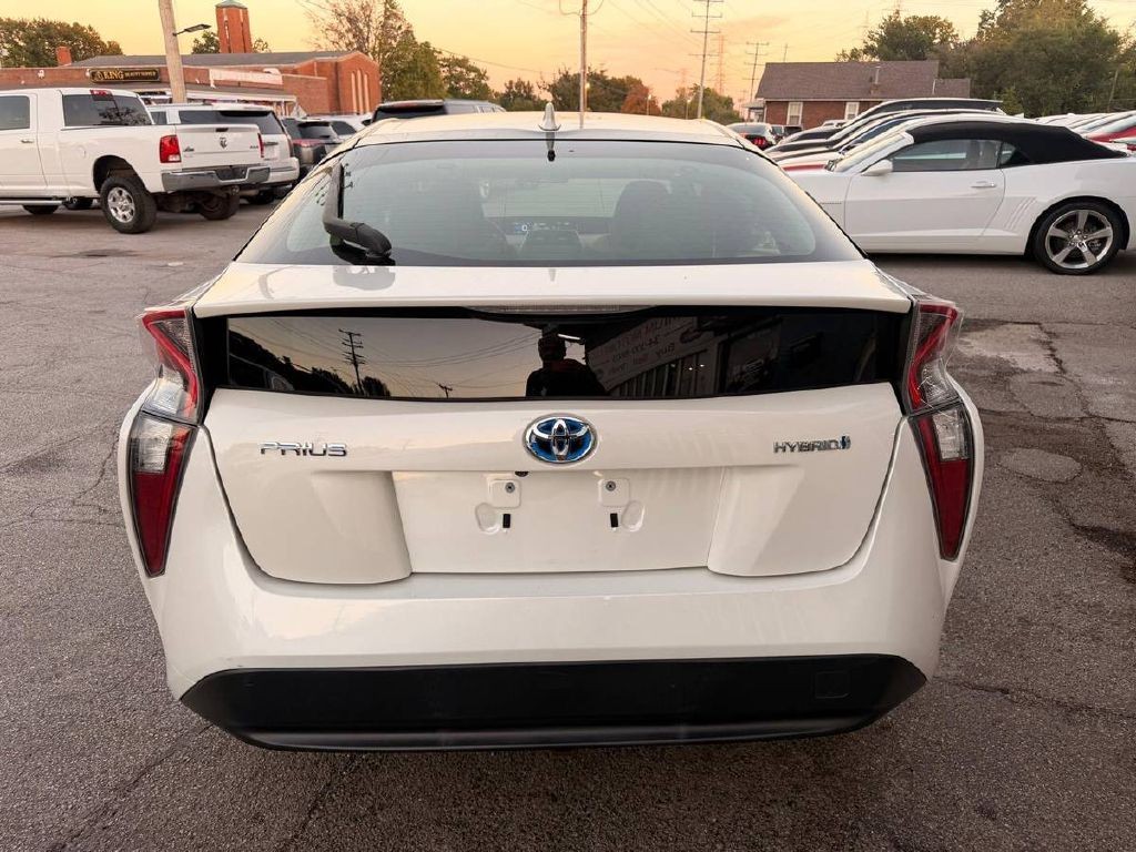 2017 Toyota Prius Image 7