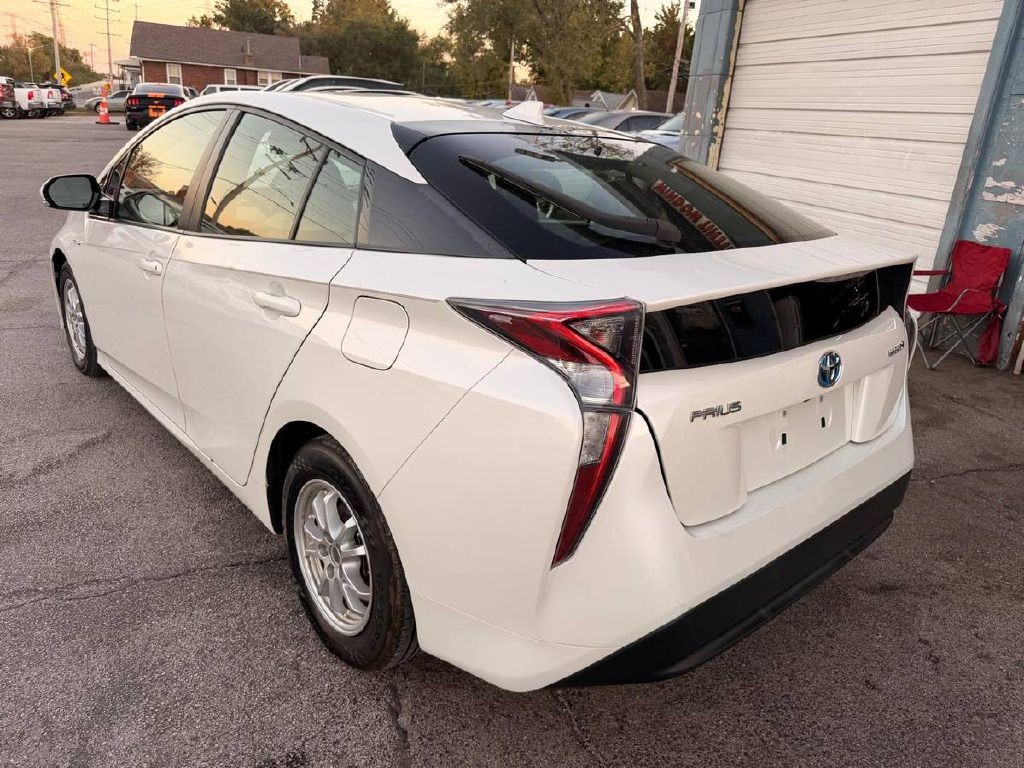 2017 Toyota Prius Image 8