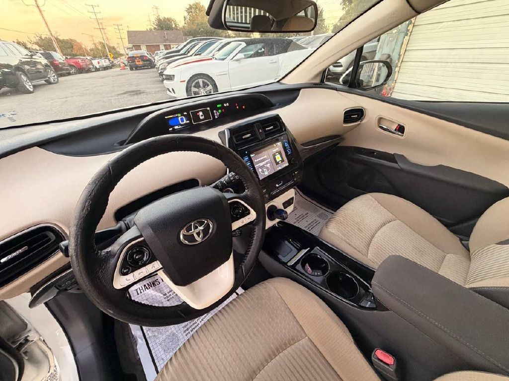 2017 Toyota Prius Image 10