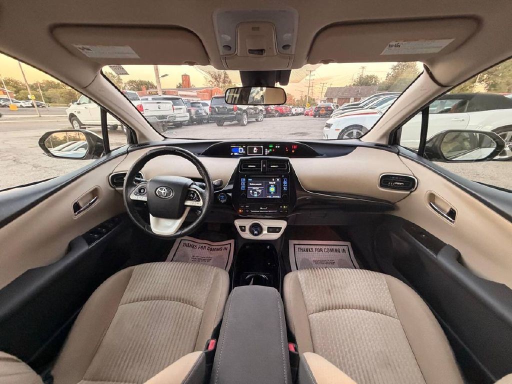 2017 Toyota Prius Image 14