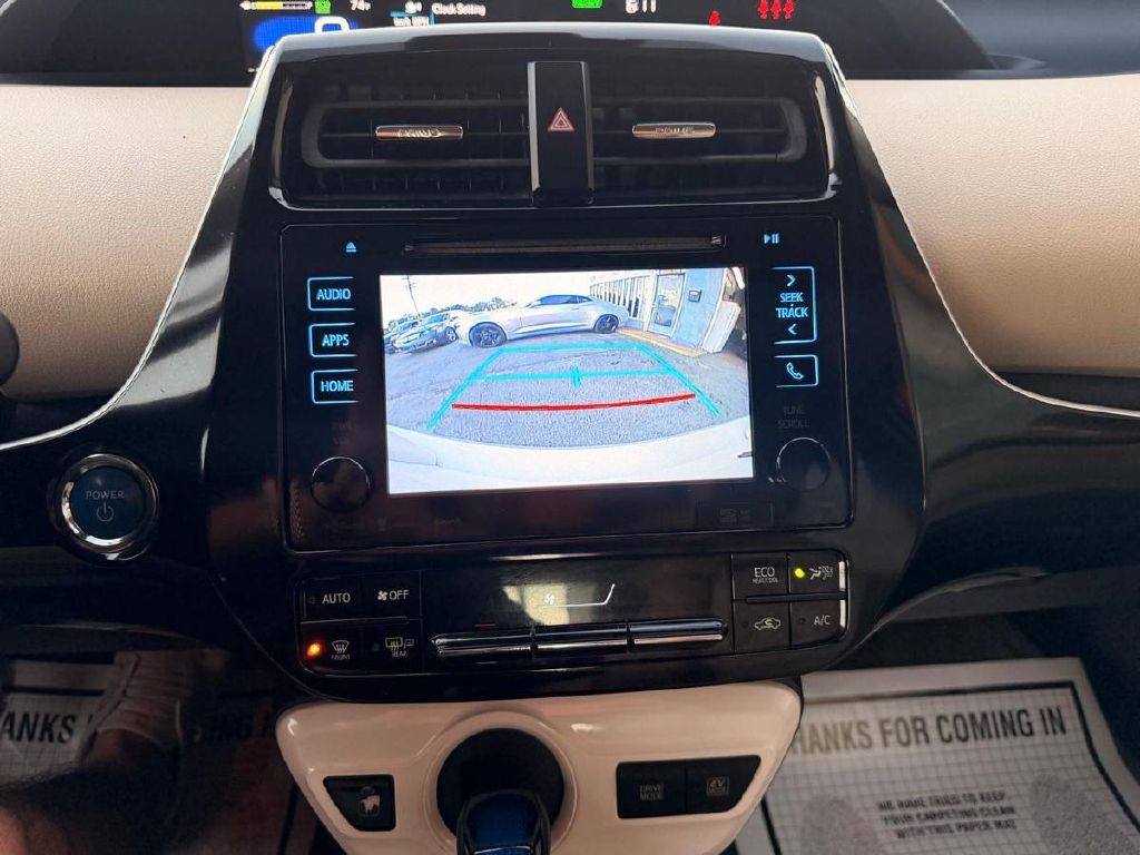 2017 Toyota Prius Image 17